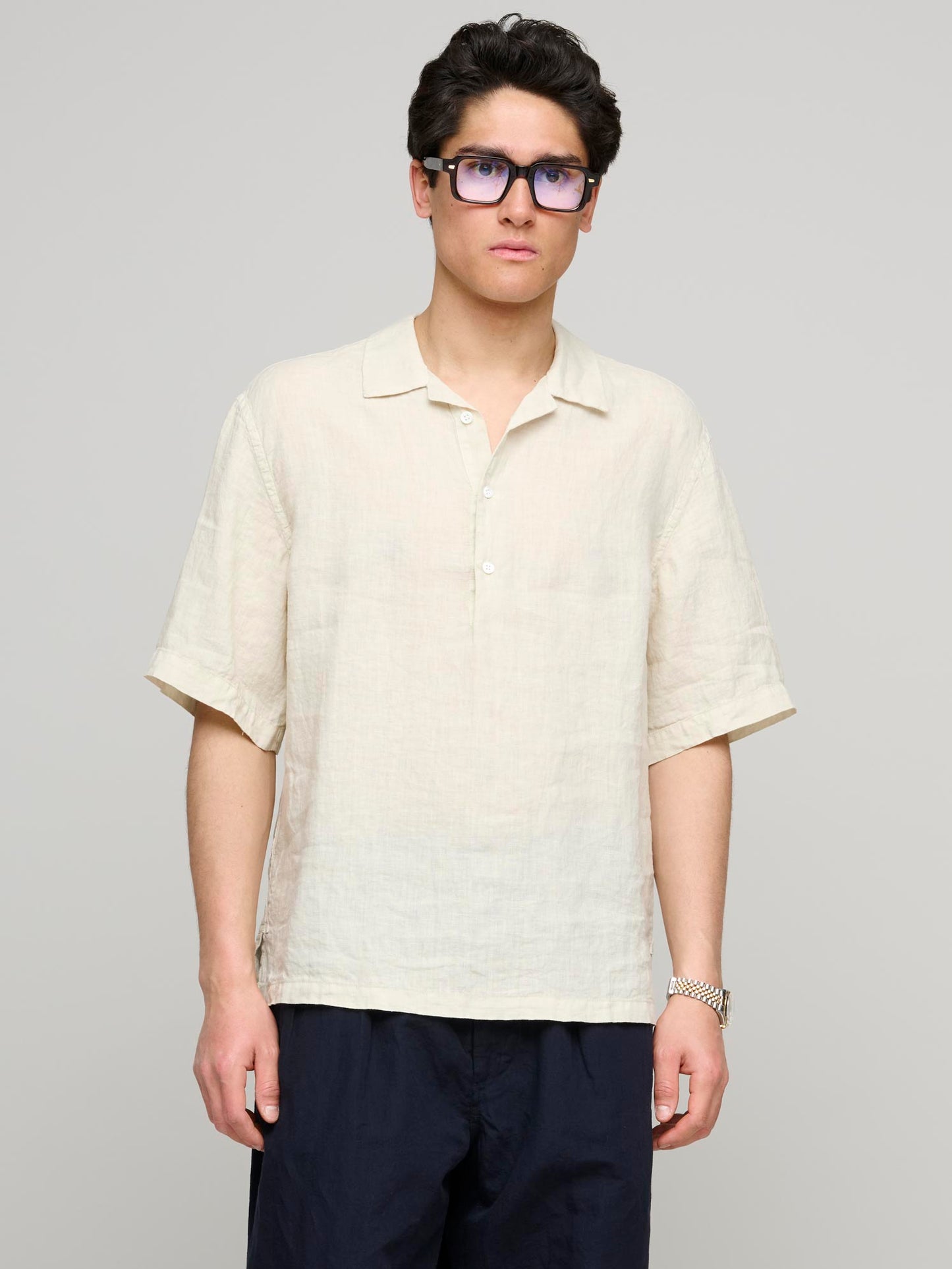 Shirt Mola, Sand