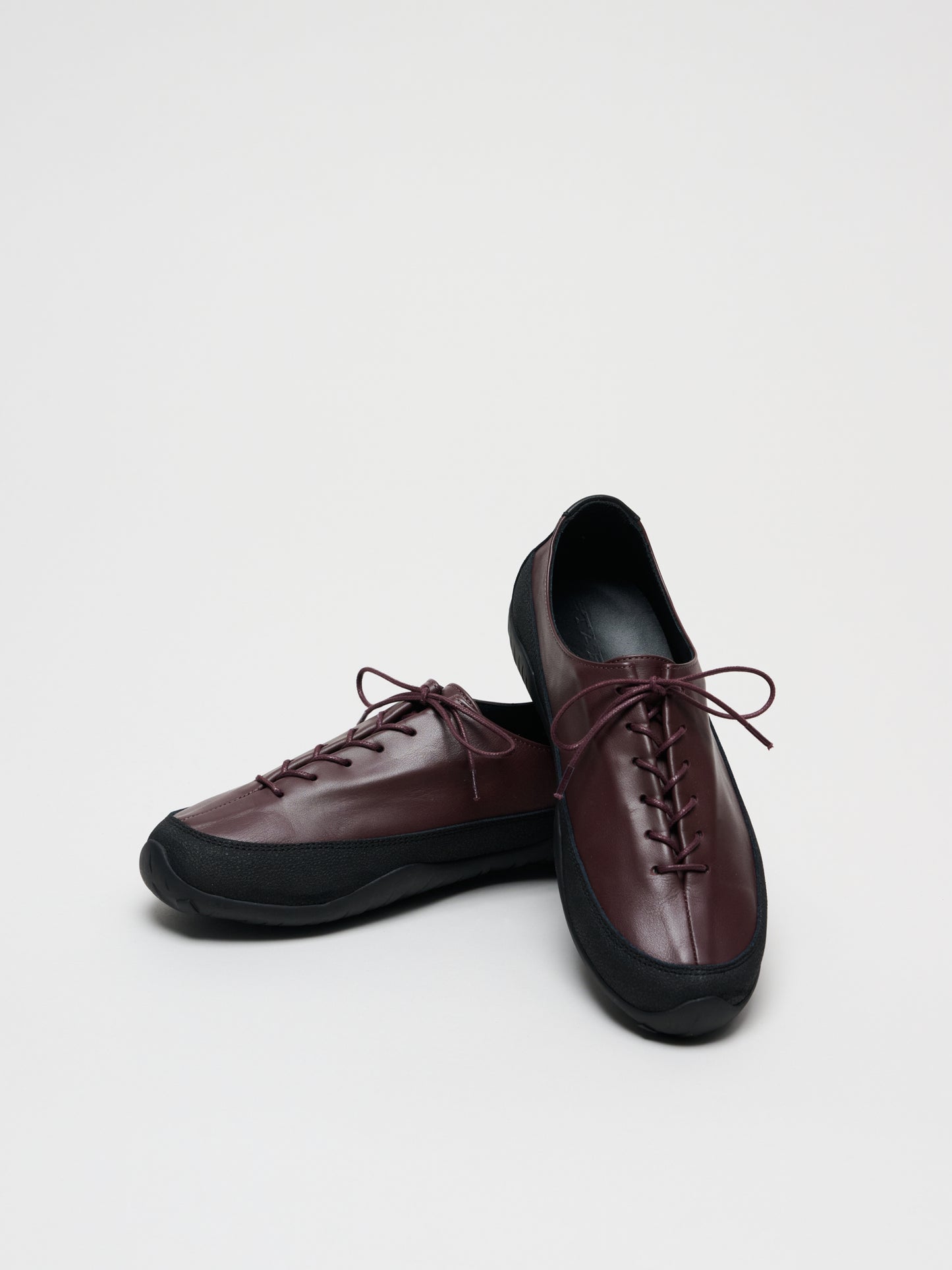 Wanderer, Plum Leather