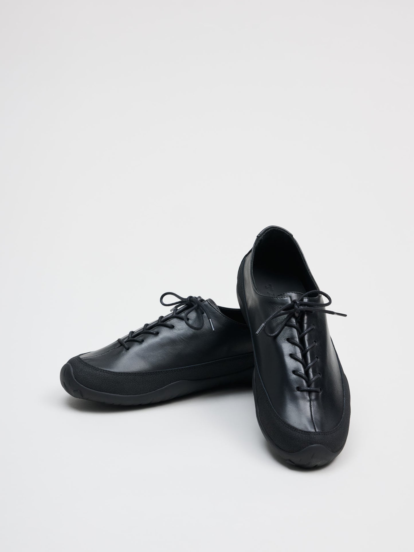 Wanderer, Black Leather
