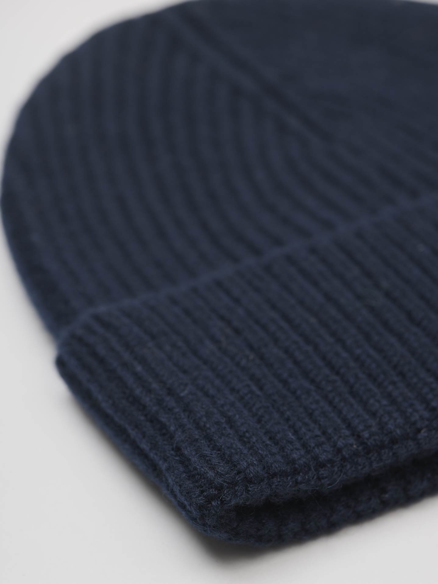 Ribbed Cashmere Beanie, Dark Navy