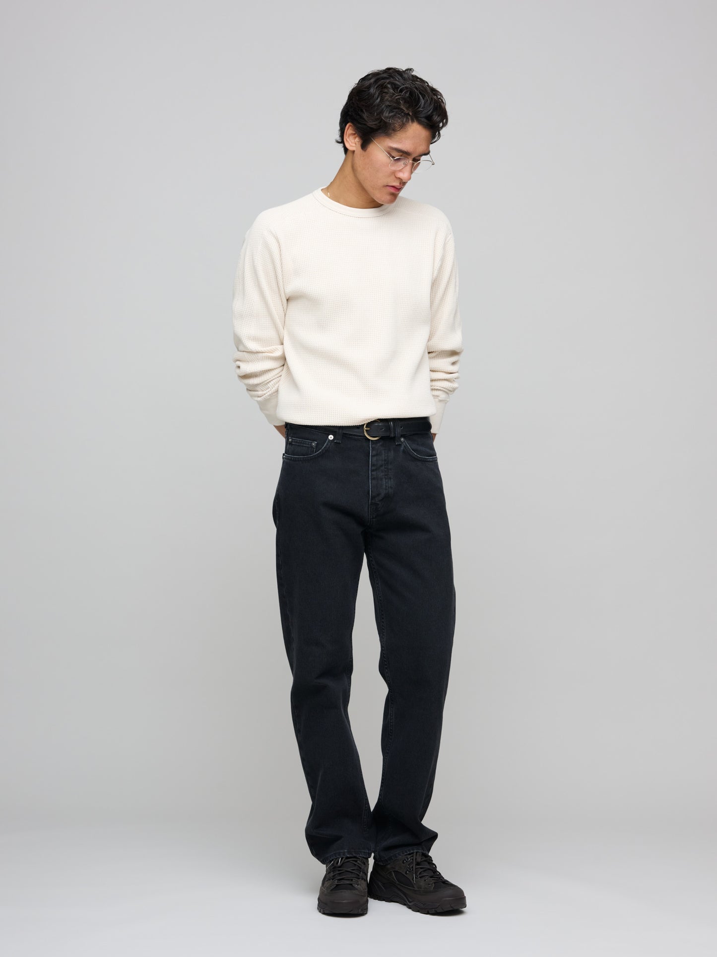 Standard Fit, Washed Black