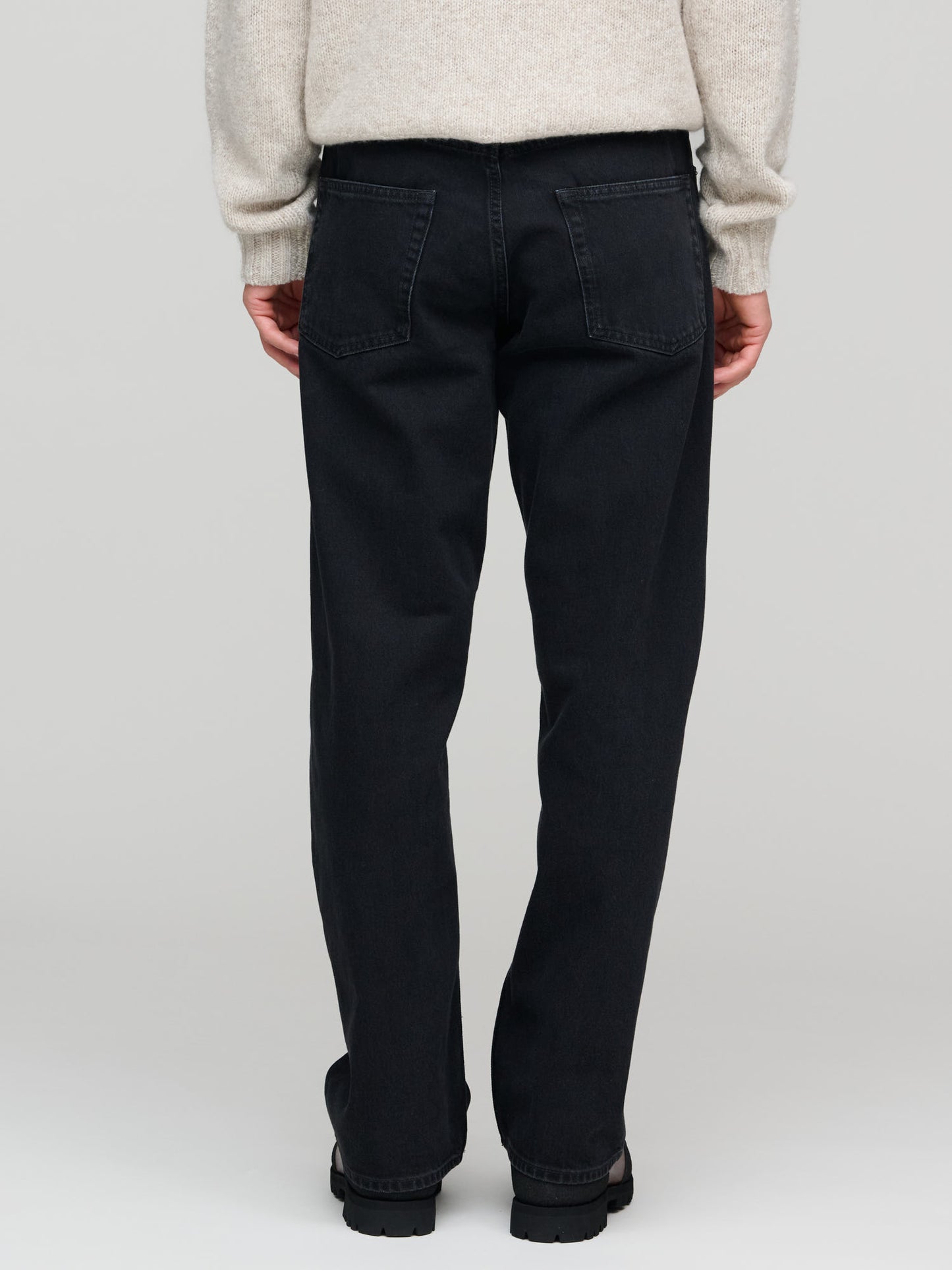 Loose Fit, Washed Black