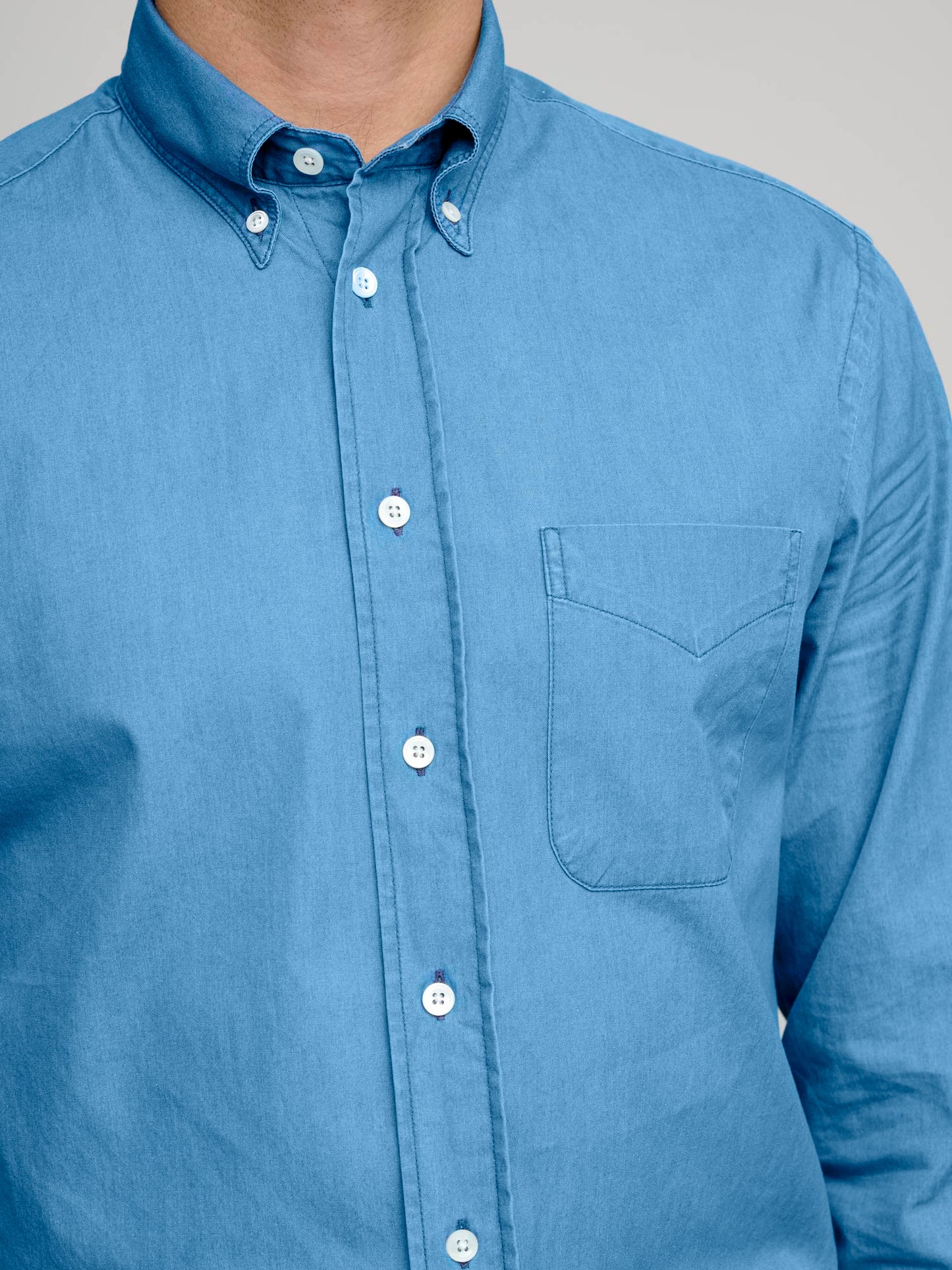 American BD Chambray Shirt, Light Indigo