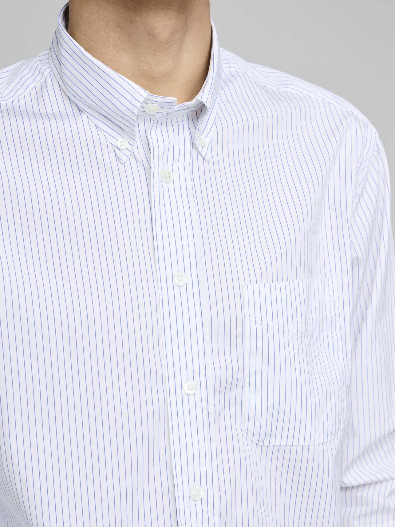American BD Shirt, Dusty White & Fine Blue Stripe