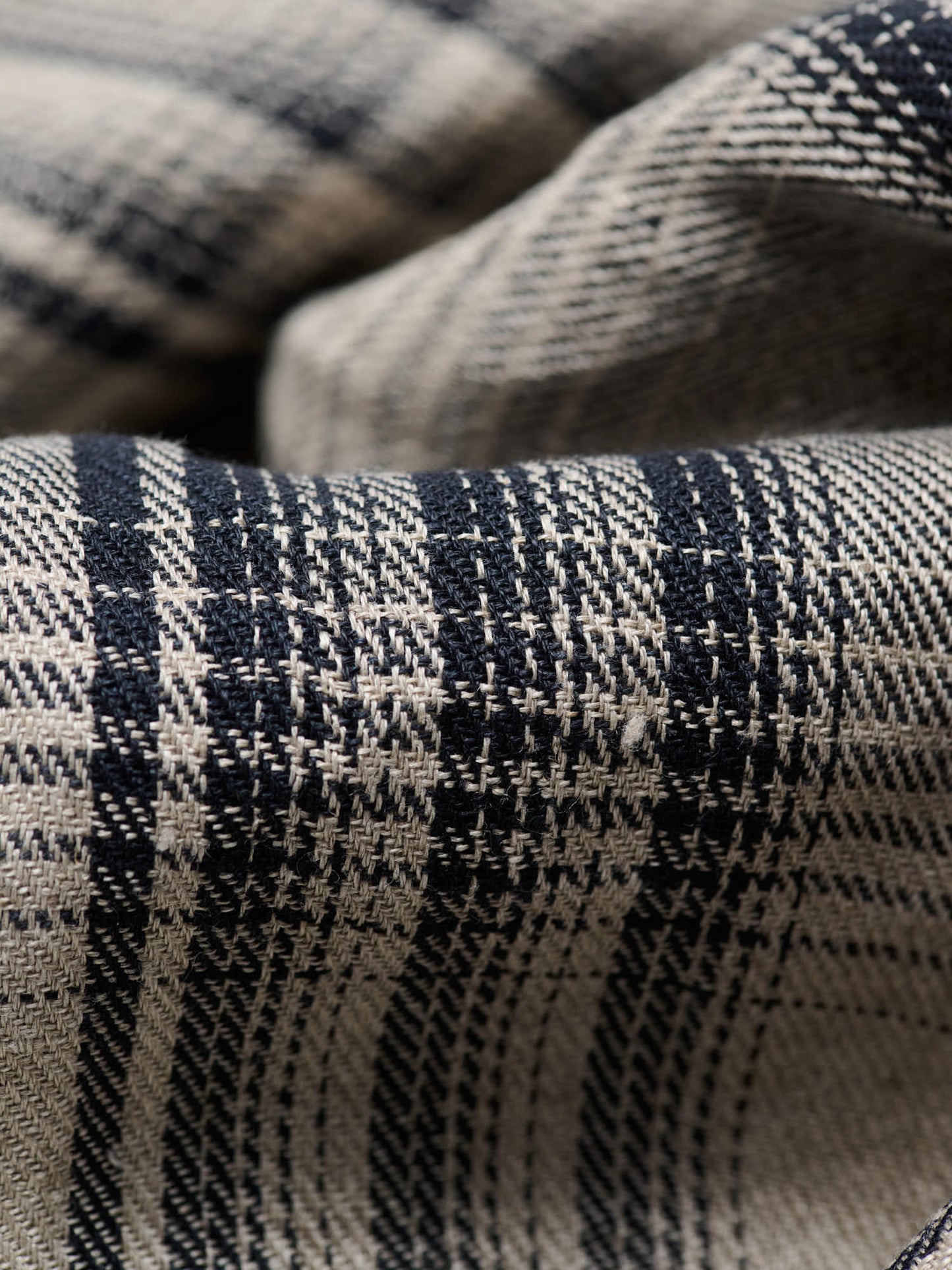 Graphic Check Scarf Textured Linen, Stone / Black