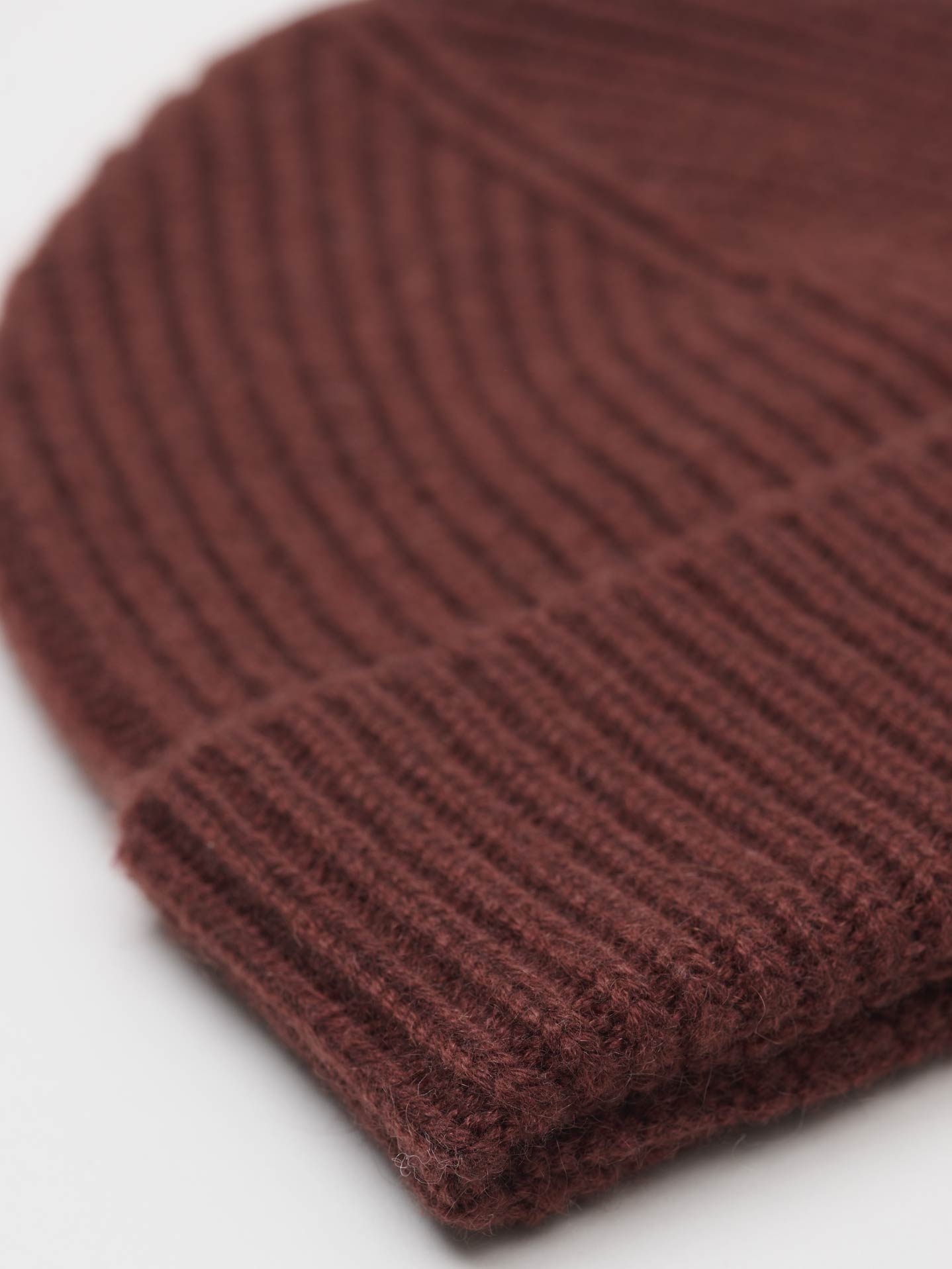 Ribbed Cashmere Beanie, Rust