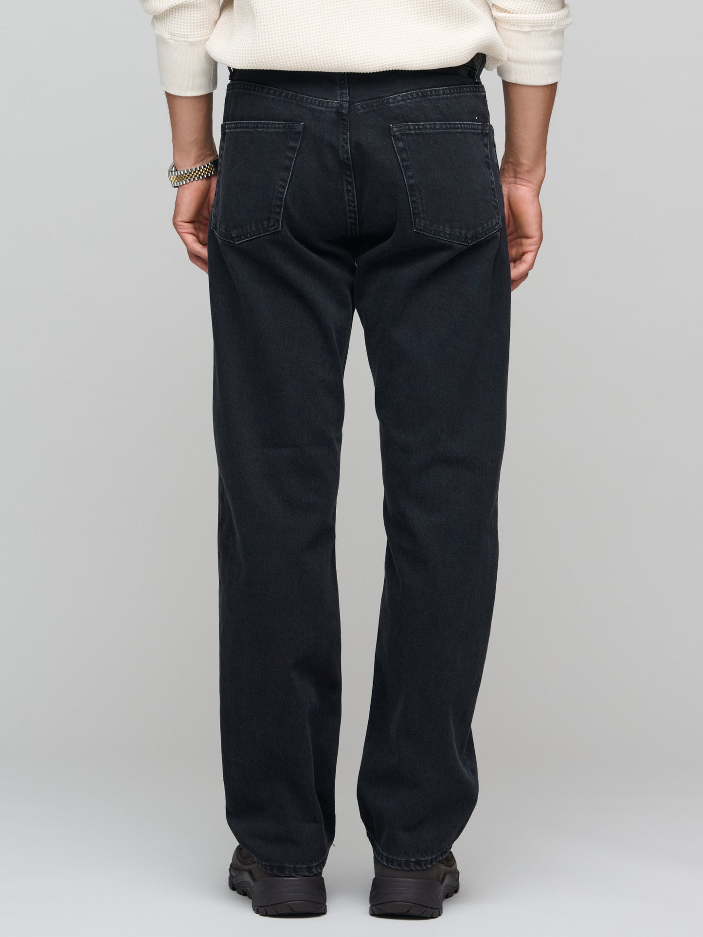Standard Fit, Washed Black