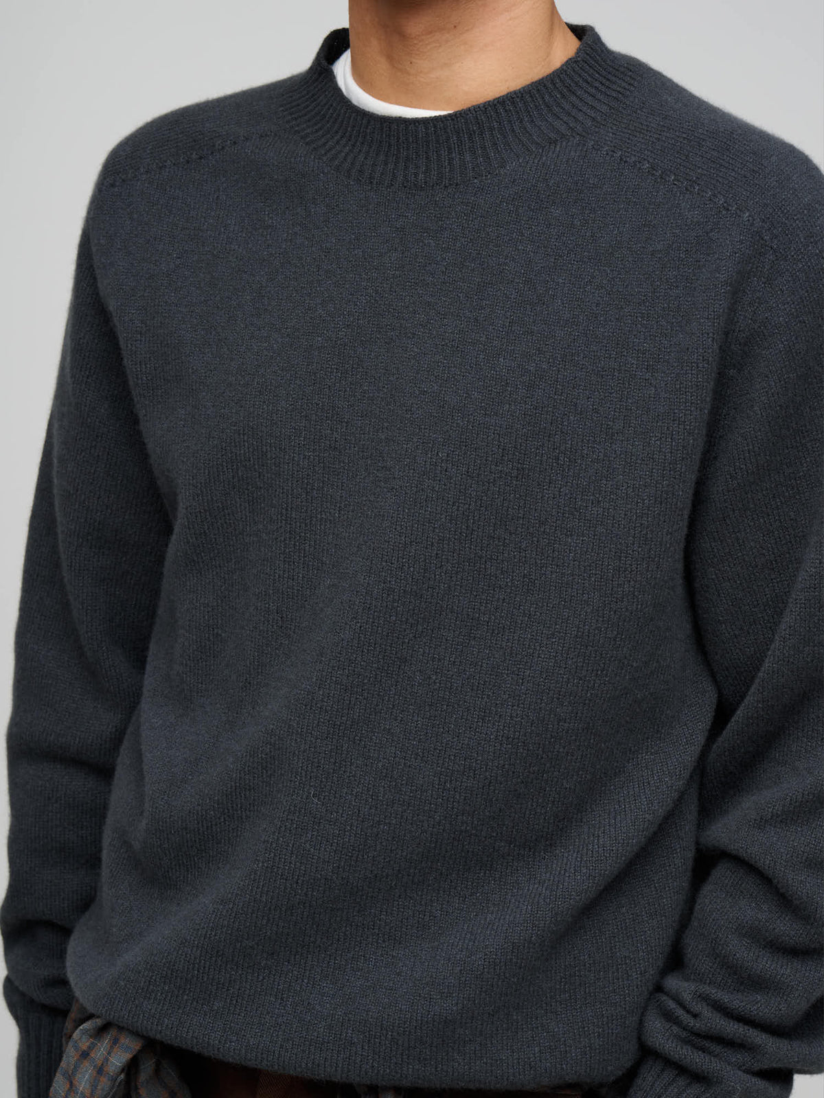 Seamless Crew Neck Jumper Merino Cashmere, Asphalt