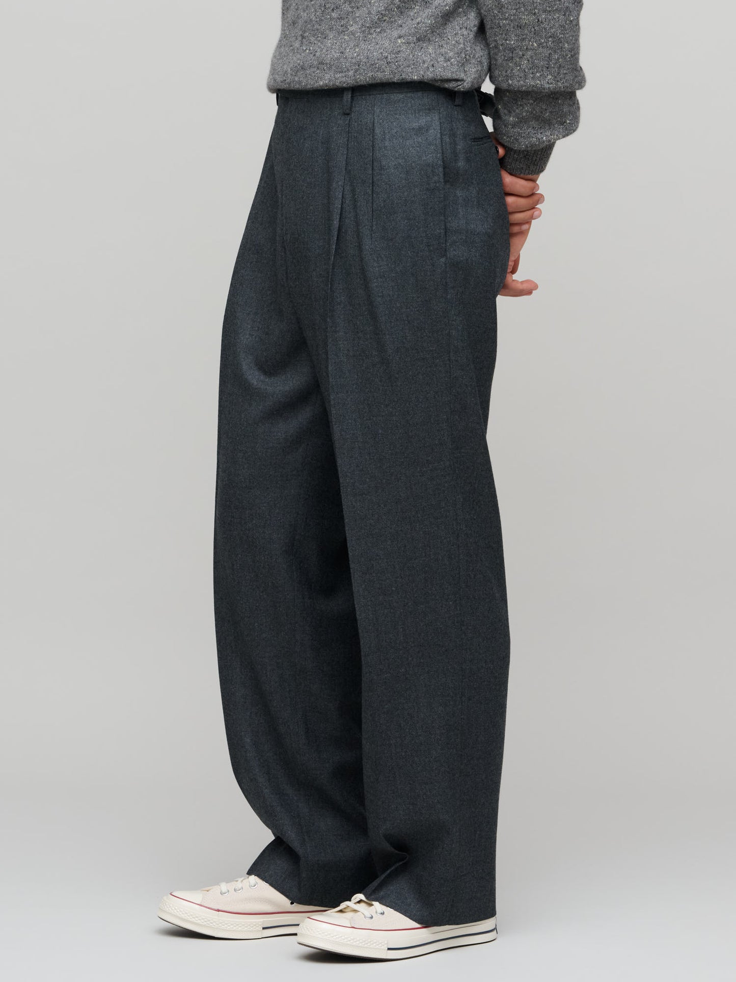 Super Light Wool Two-Tuck Slacks, Top Charcoal