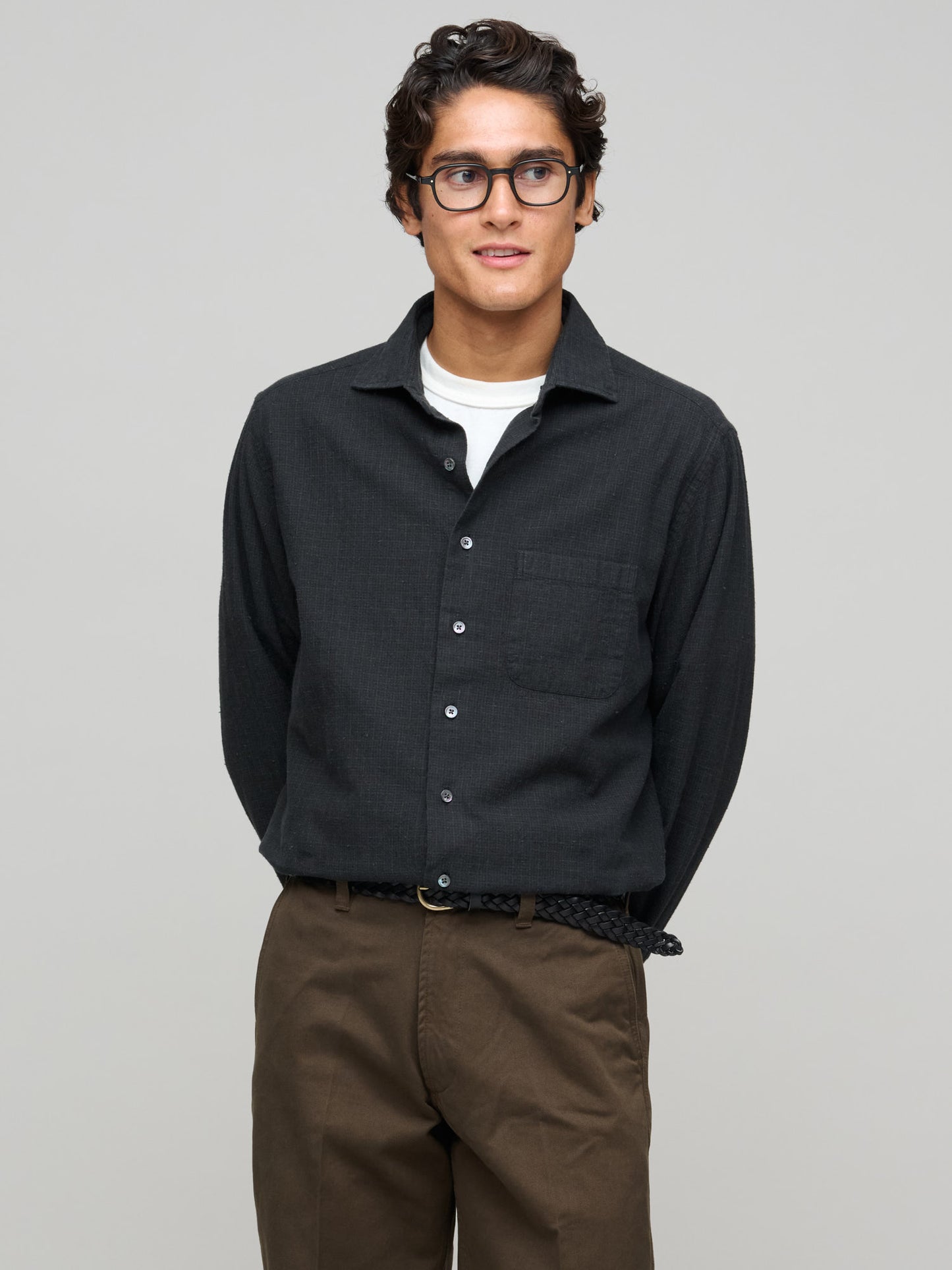 Soft Spread Collar, Architects Grid, Faded Black
