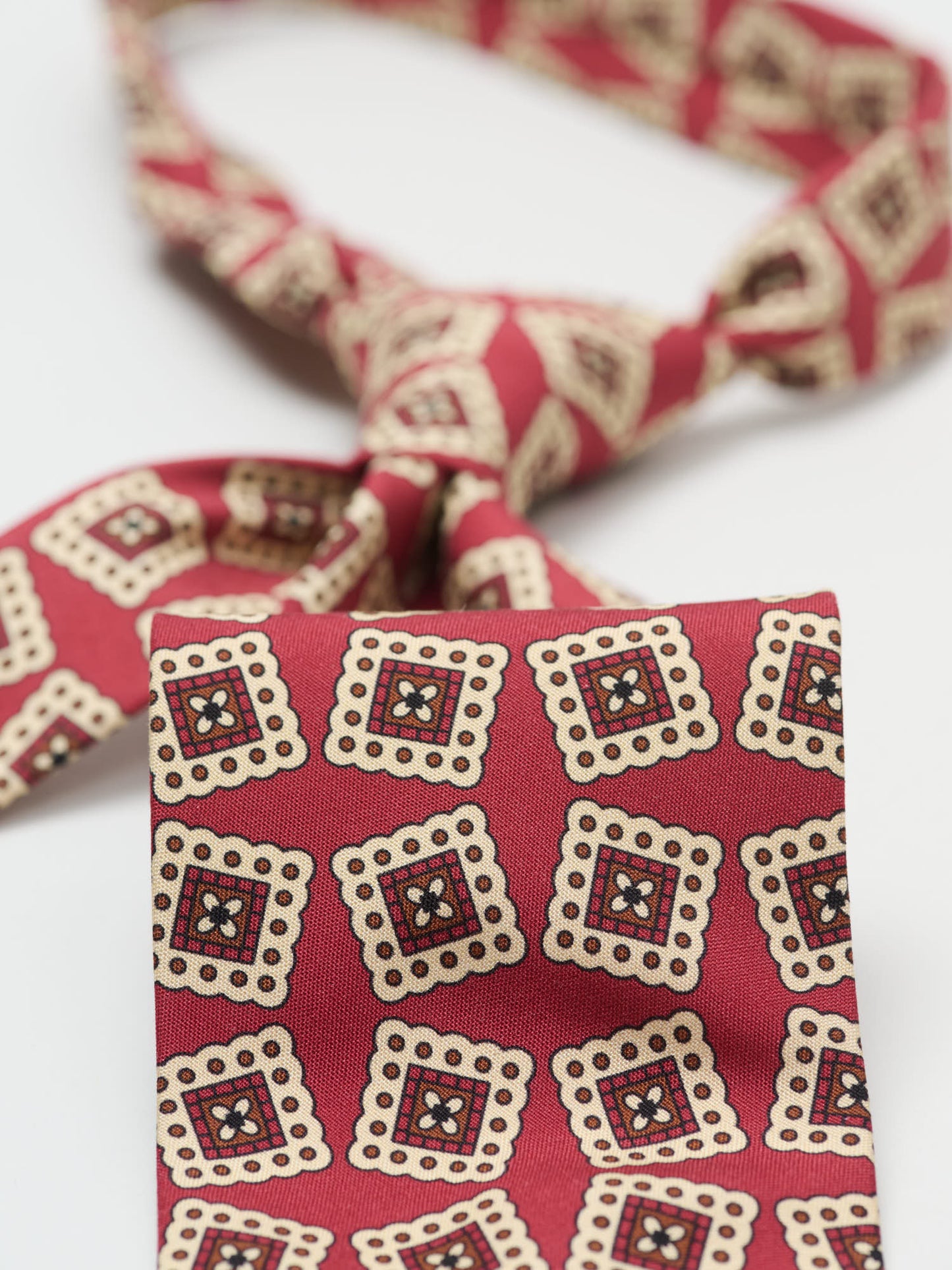 Jumbled Medallion Habotai Silk Tie, Red